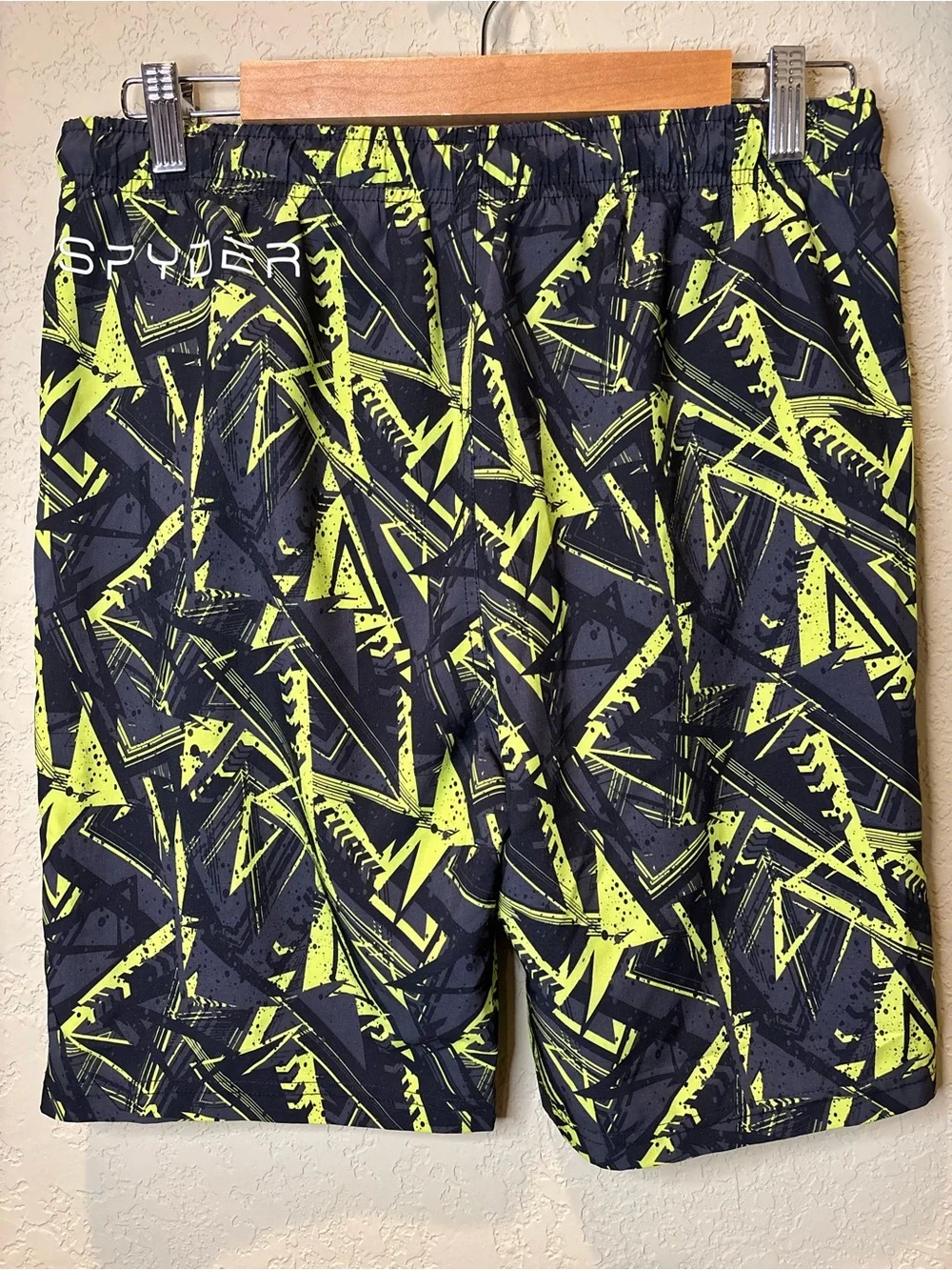 Spyder bold geometric